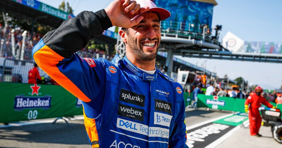 daniel-ricciardo-beaming-smile-monza-planetf1-1200x630.jpg