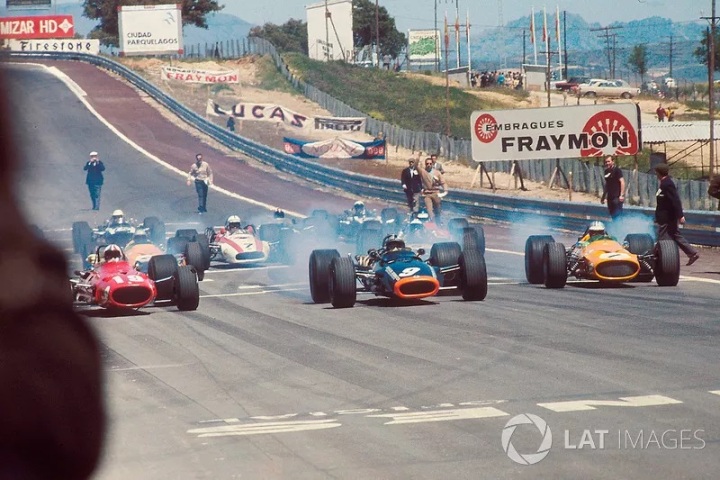 f1-spanish-gp-1968-poleman-chris-amon-ferrari-312-is-left-behind-by-pedro-rodriguez-brm-p1.jpeg
