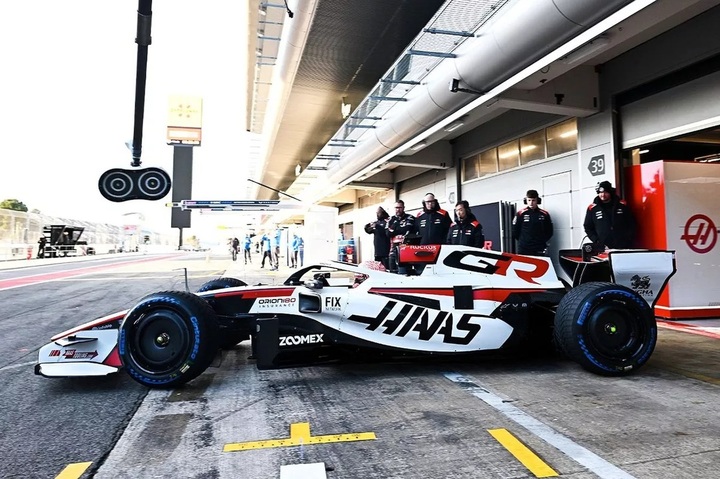 esteban-ocon-haas.jpg