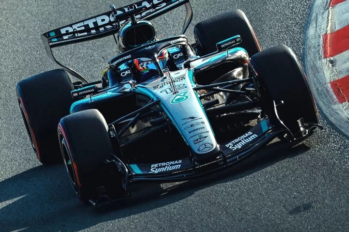 andrea-kimi-antonelli-mercedes (1).jpg