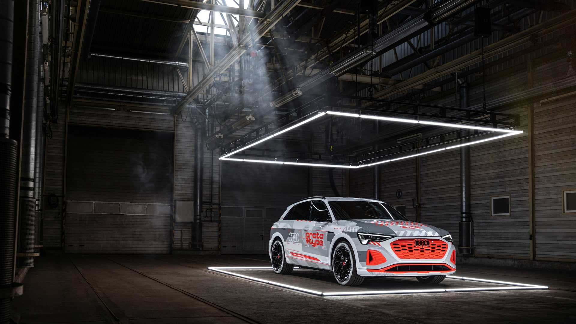 possible-2023-audi-q8-e-tron-teaser (1).jpg