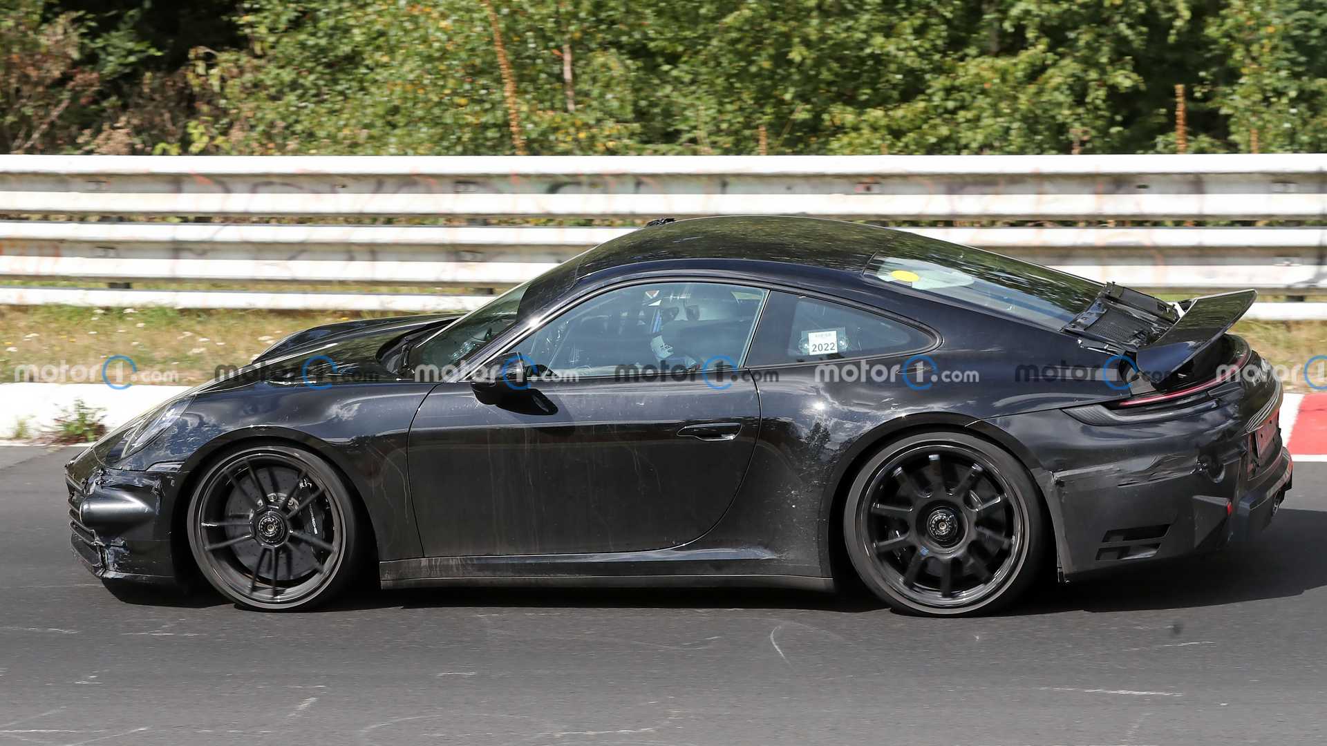 porsche-911-gts-hybrid-spy-photos (6).jpg