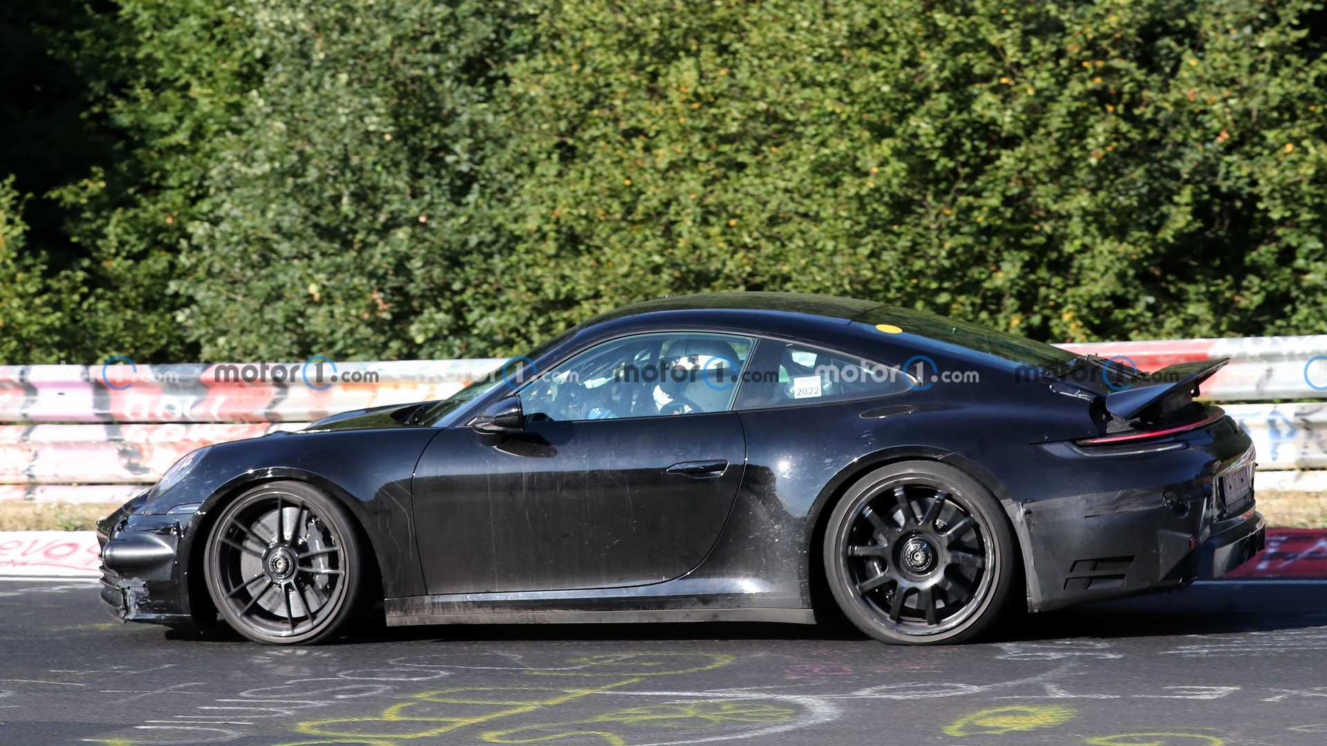 porsche-911-gts-hybrid-spy-photos (2).jpg