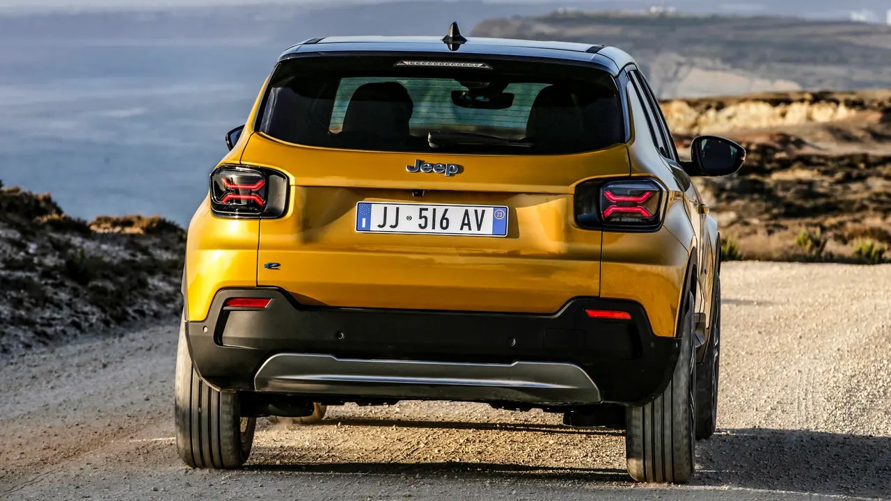 2-Jeep-Avenger.jpg
