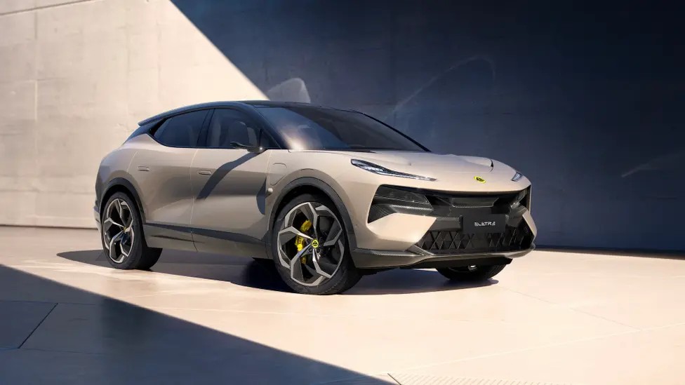 Lotus Eletre hero image_5.jpg
