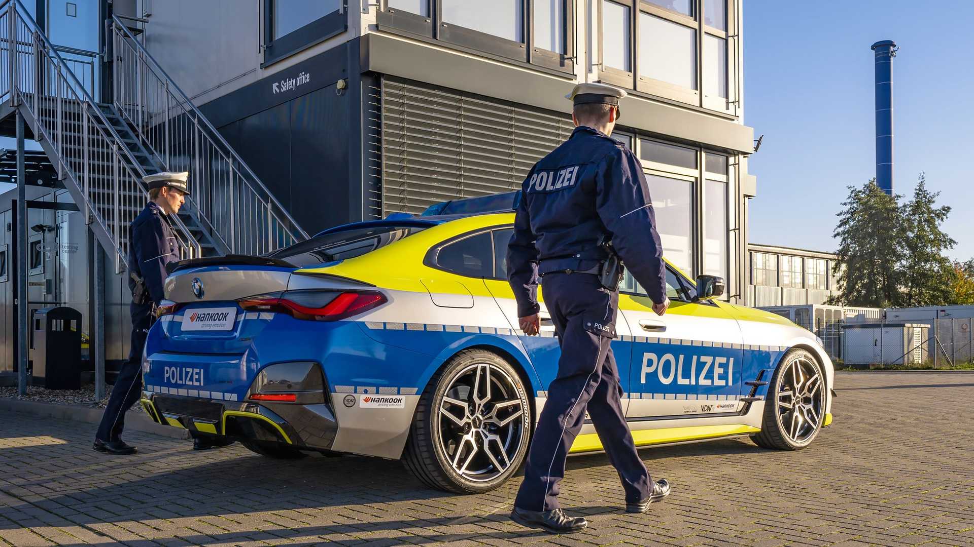bmw-i4-by-ac-schnitzer-tune-it-safe--polizeifahrzeug-2022 (5).jpg