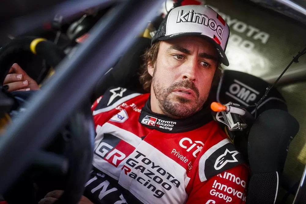 310-toyota-gazoo-racing-fernan.jpg