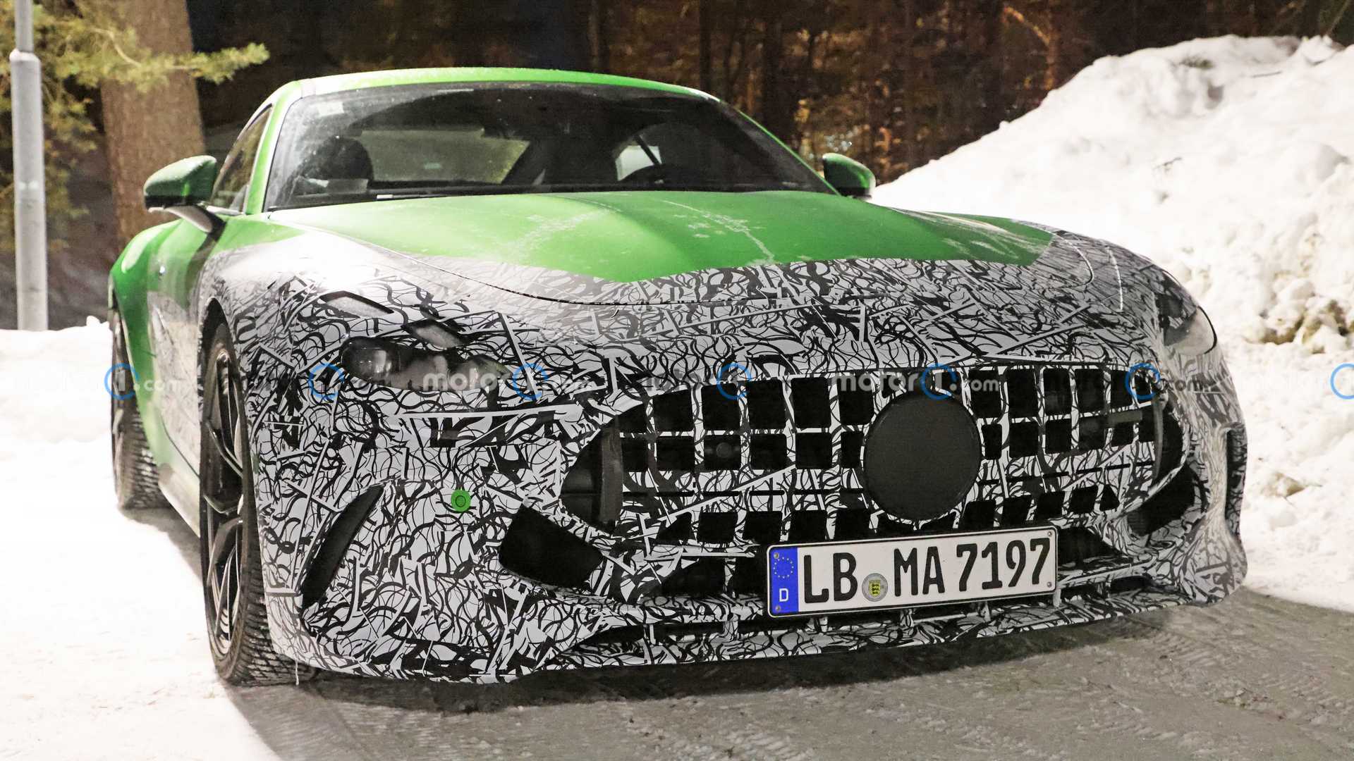 mercedes-amg-gt-coupe-phev-spy-photo (1).jpg