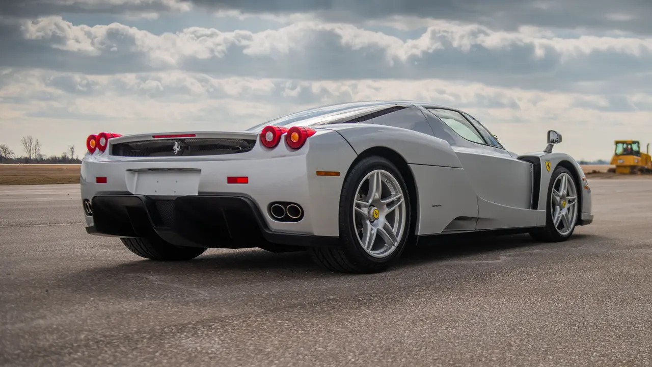 2003-Ferrari-Enzo1340794_.jpg