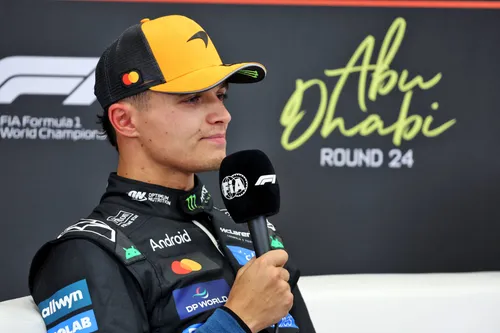 norris-verstappen-mclaren-abu-dhabi-jpg